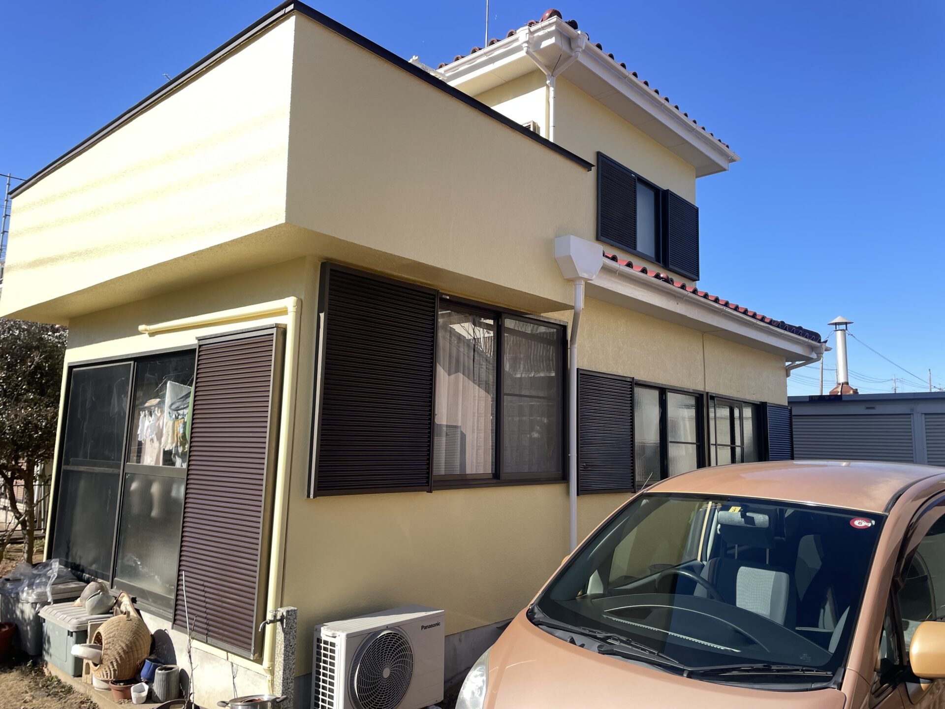 埼玉県東松山市でイエロー系に塗装を行い、家全体が明るい雰囲気になりました　！！