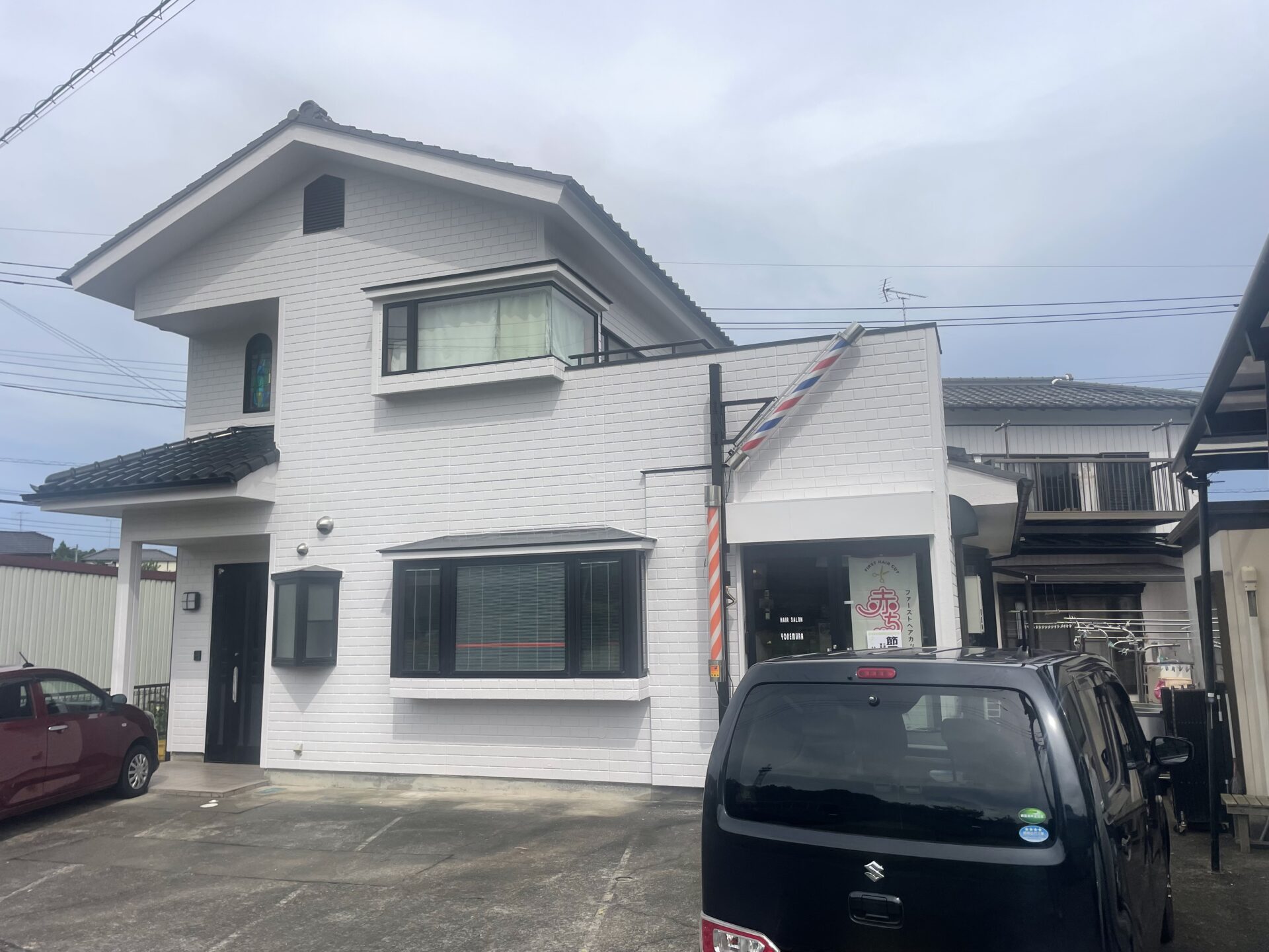 埼玉県吉見町で外壁を塗装して雨樋交換と屋根漆喰の補修も行いました。