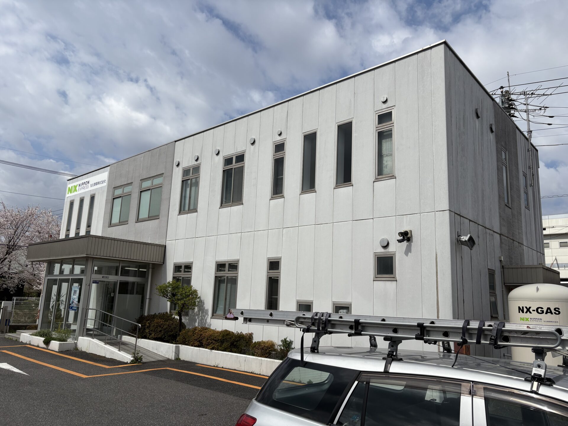 埼玉県伊奈町　NX商事商事　外壁屋根塗装工事の途中経過です。施工前