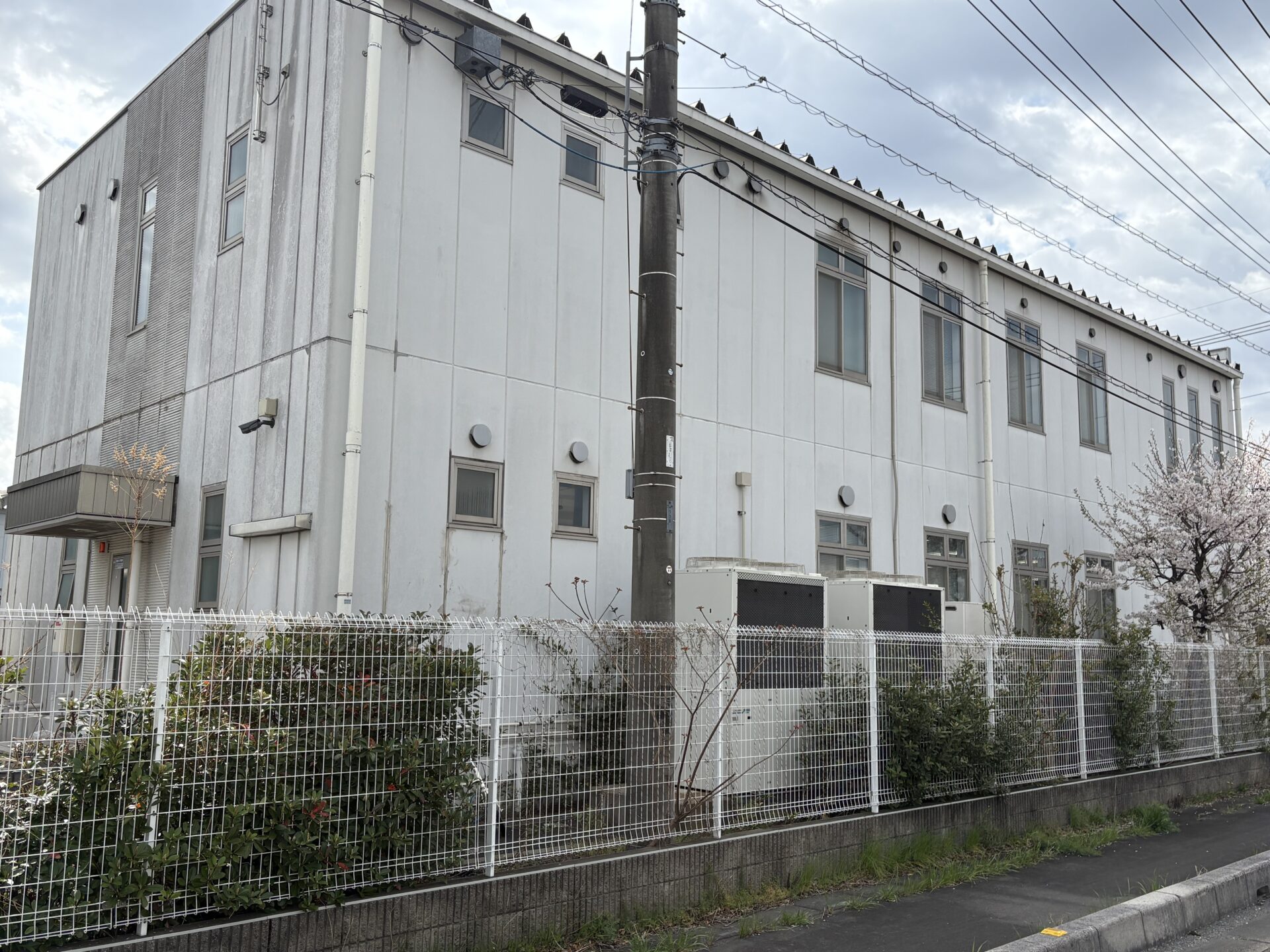 埼玉県伊奈町　NX商事商事　外壁屋根塗装工事の途中経過です。施工前
