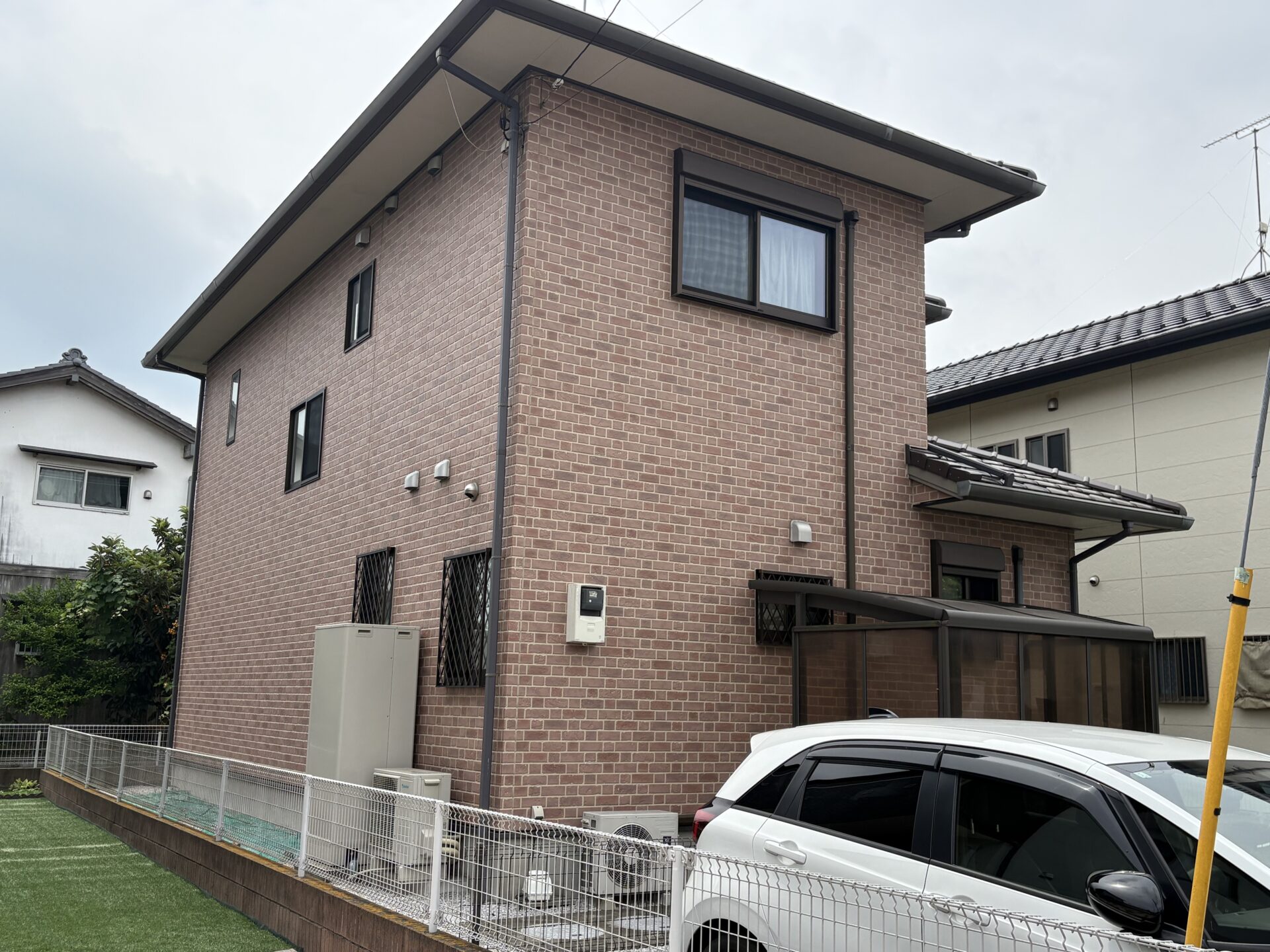 埼玉県川越市　M様邸　外壁塗装とコーキング打ち替えの途中経過です。施工前