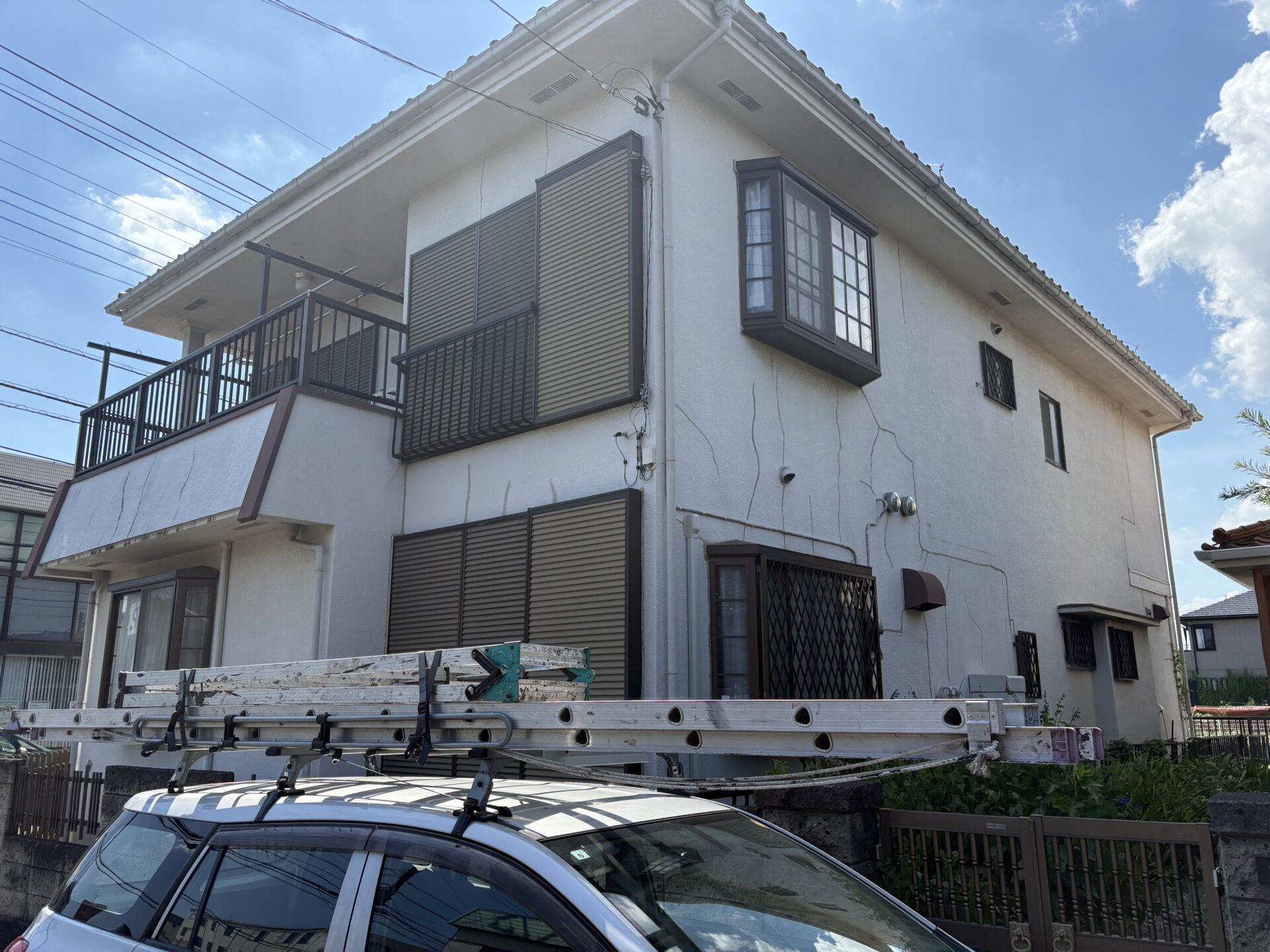 埼玉県川越市　外壁塗装と屋根漆喰工事の途中経過です。施工前