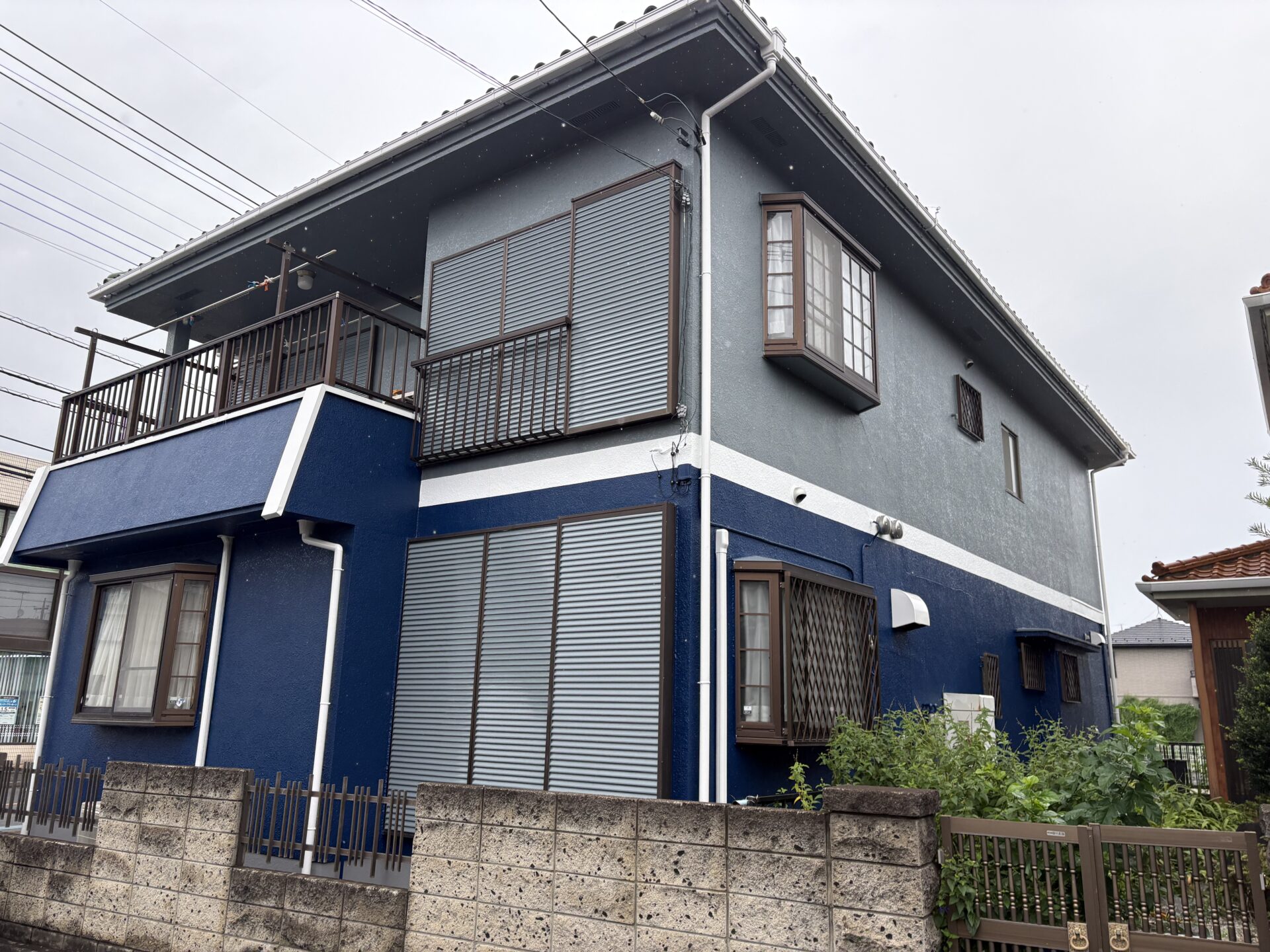 埼玉県川越市 戸建ての屋根漆喰を補修して外壁をラジカル制御型塗料でツートンカラーに塗装を行いました!施工後