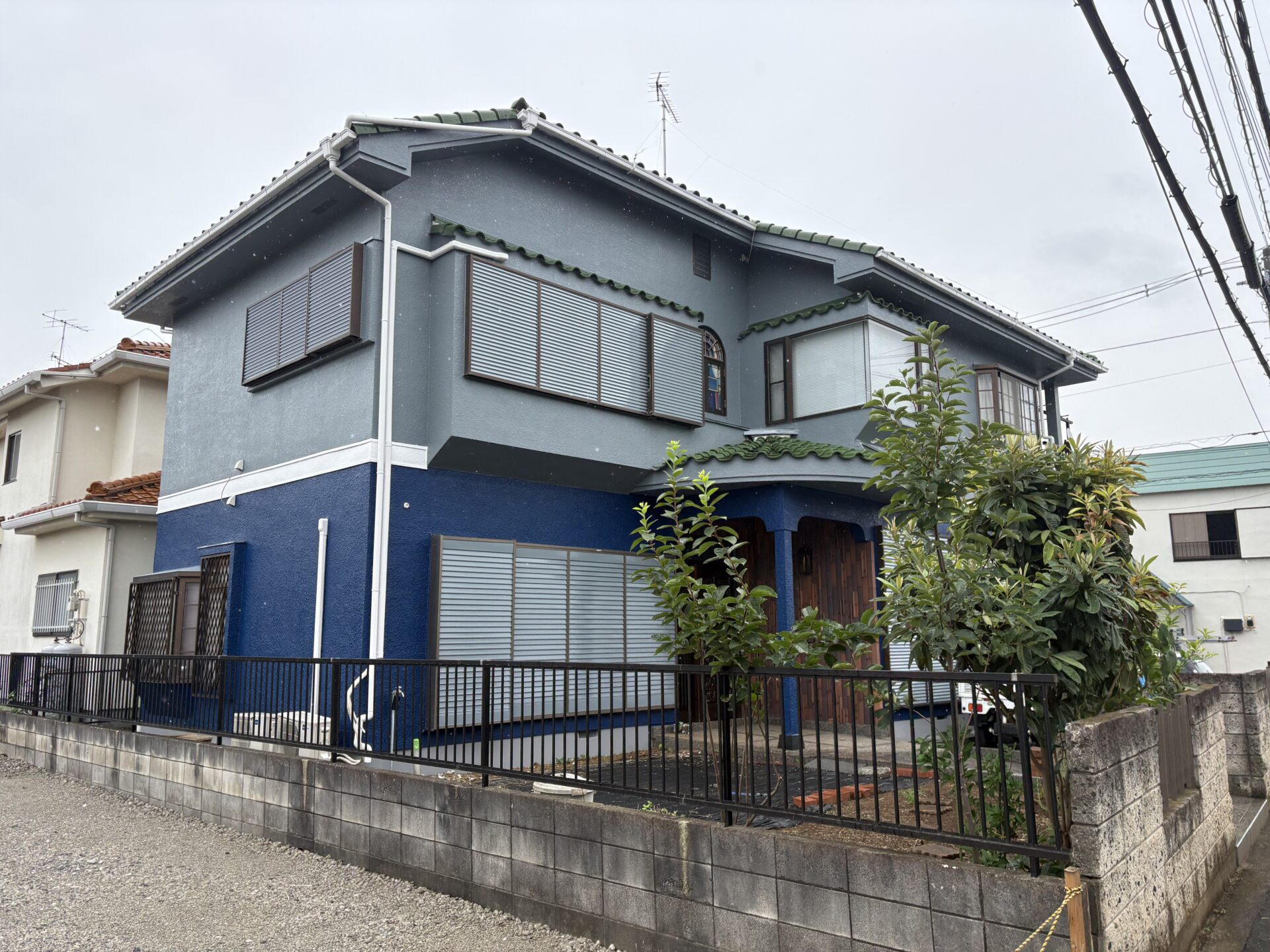 埼玉県川越市 戸建ての屋根漆喰を補修して外壁をラジカル制御型塗料でツートンカラーに塗装を行いました!施工後