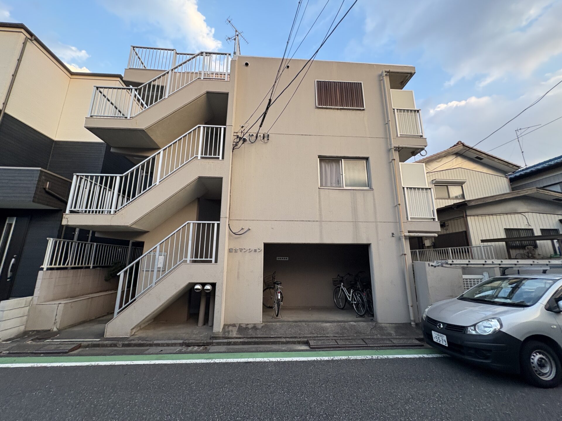 埼玉県さいたま市 富士マンション改修工事の途中経過です。施工前