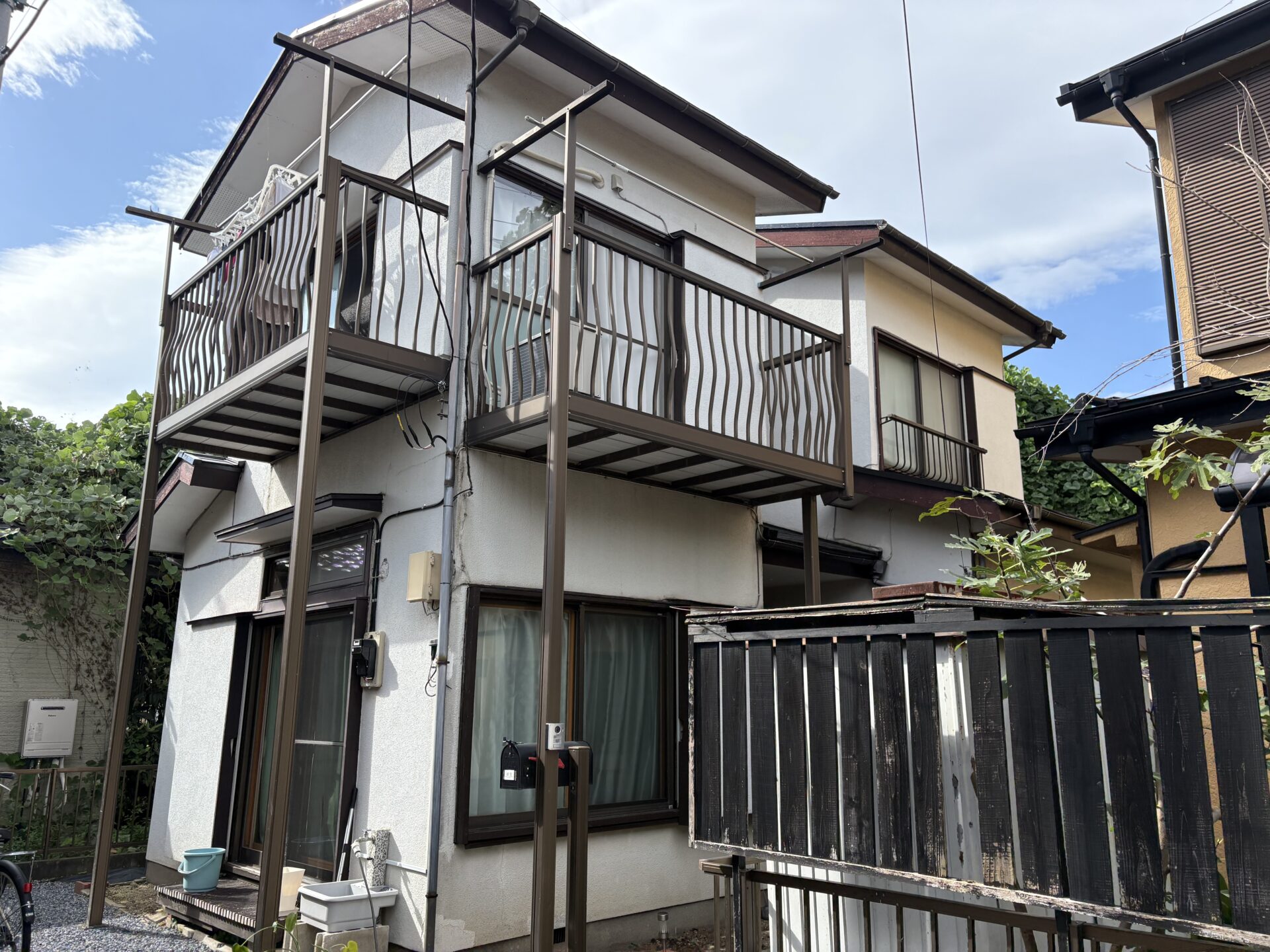 埼玉県川越市 M様邸 外壁塗装工事の途中経過となります。施工前