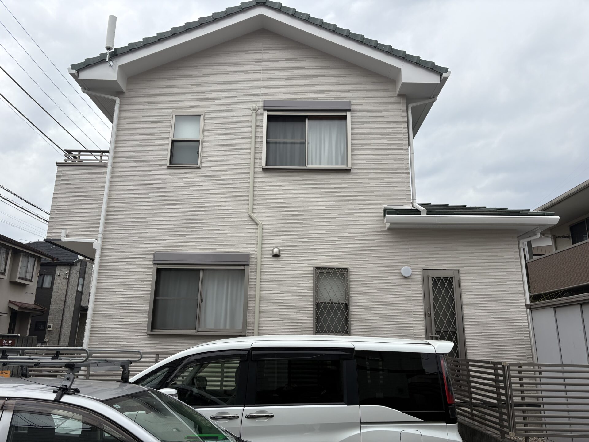 埼玉県川越市のH様邸で外壁を高耐侯の無機ハイブリット塗料で塗装しました!施工後