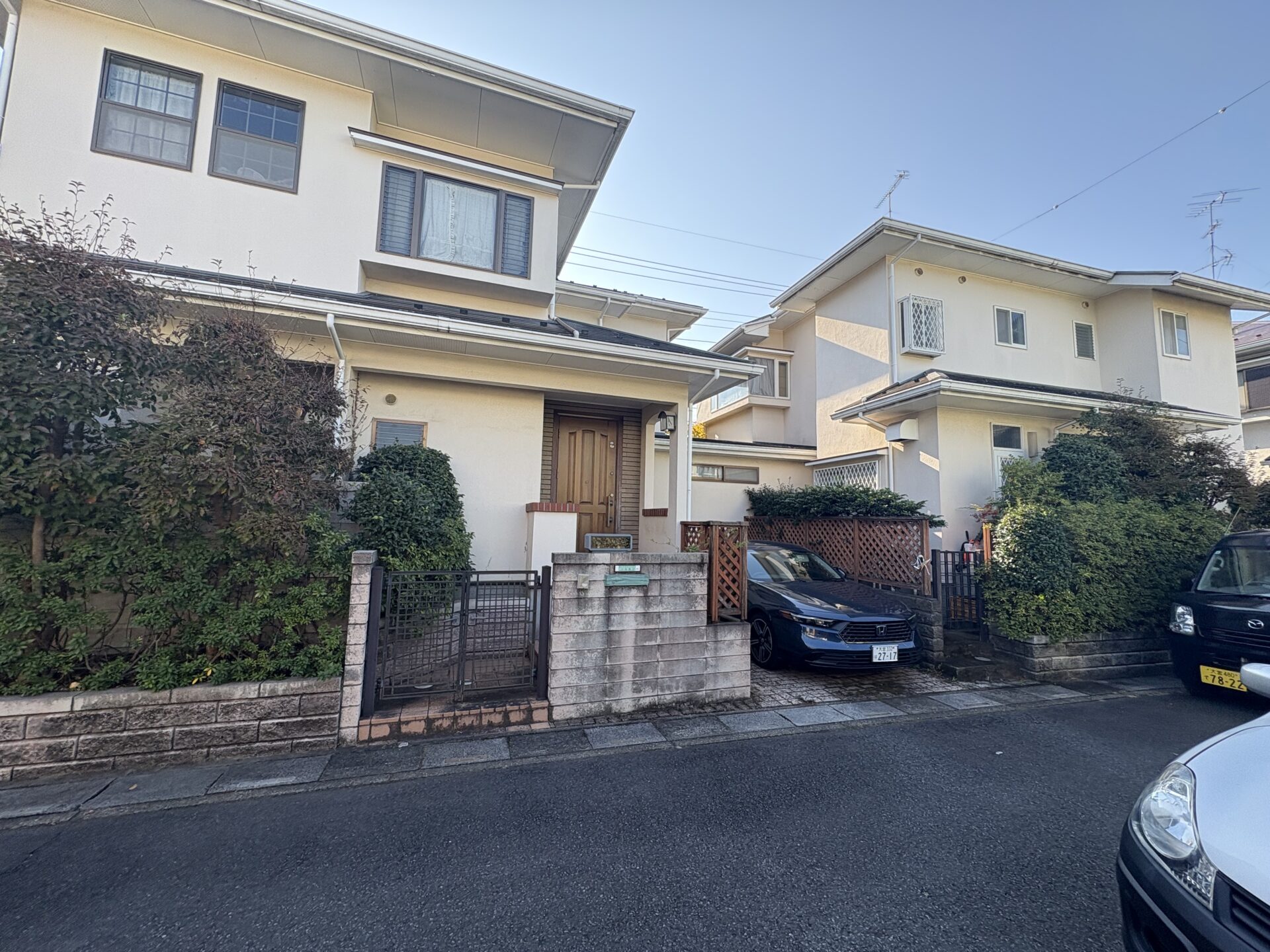 埼玉県蓮田市　K様邸　外壁屋根塗装、バルコニー防水工事の途中経過です。施工前