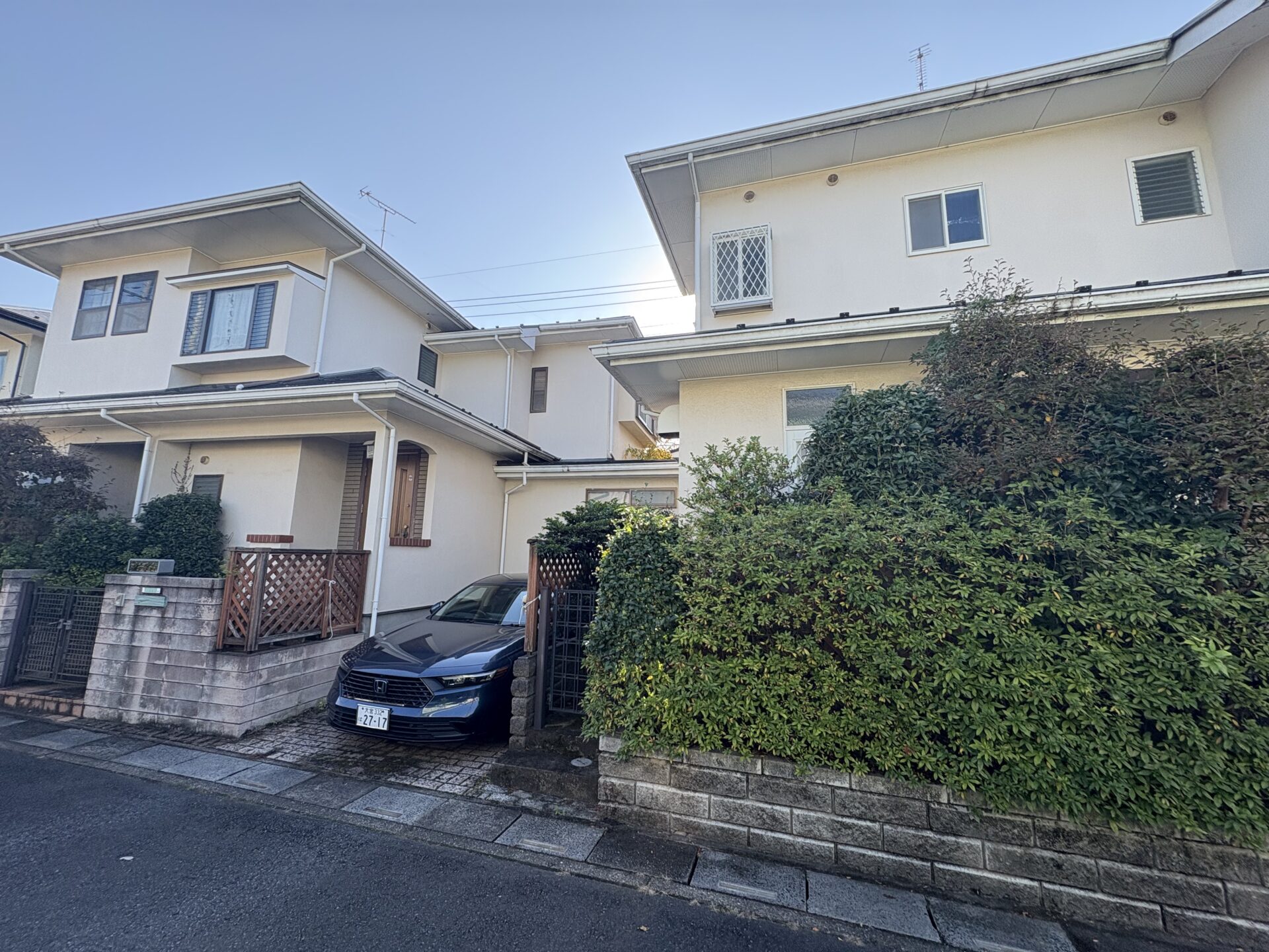 埼玉県蓮田市　K様邸　外壁屋根塗装、バルコニー防水工事の途中経過です。施工前