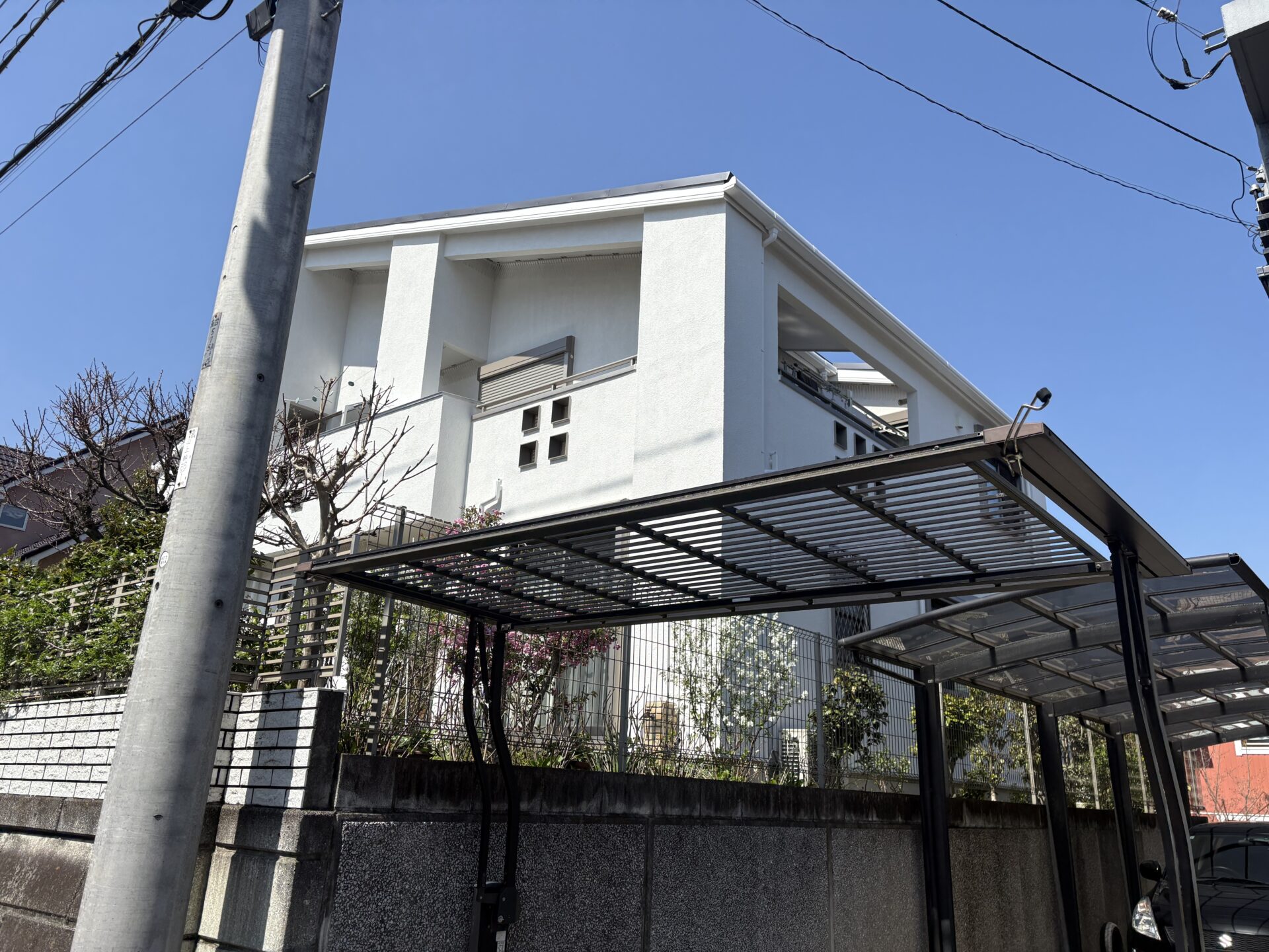 埼玉県日高市で外壁をジョリパットフレッシュインフィニティで塗装して屋根のカバー工法とバルコニー防水も行いました！施工後