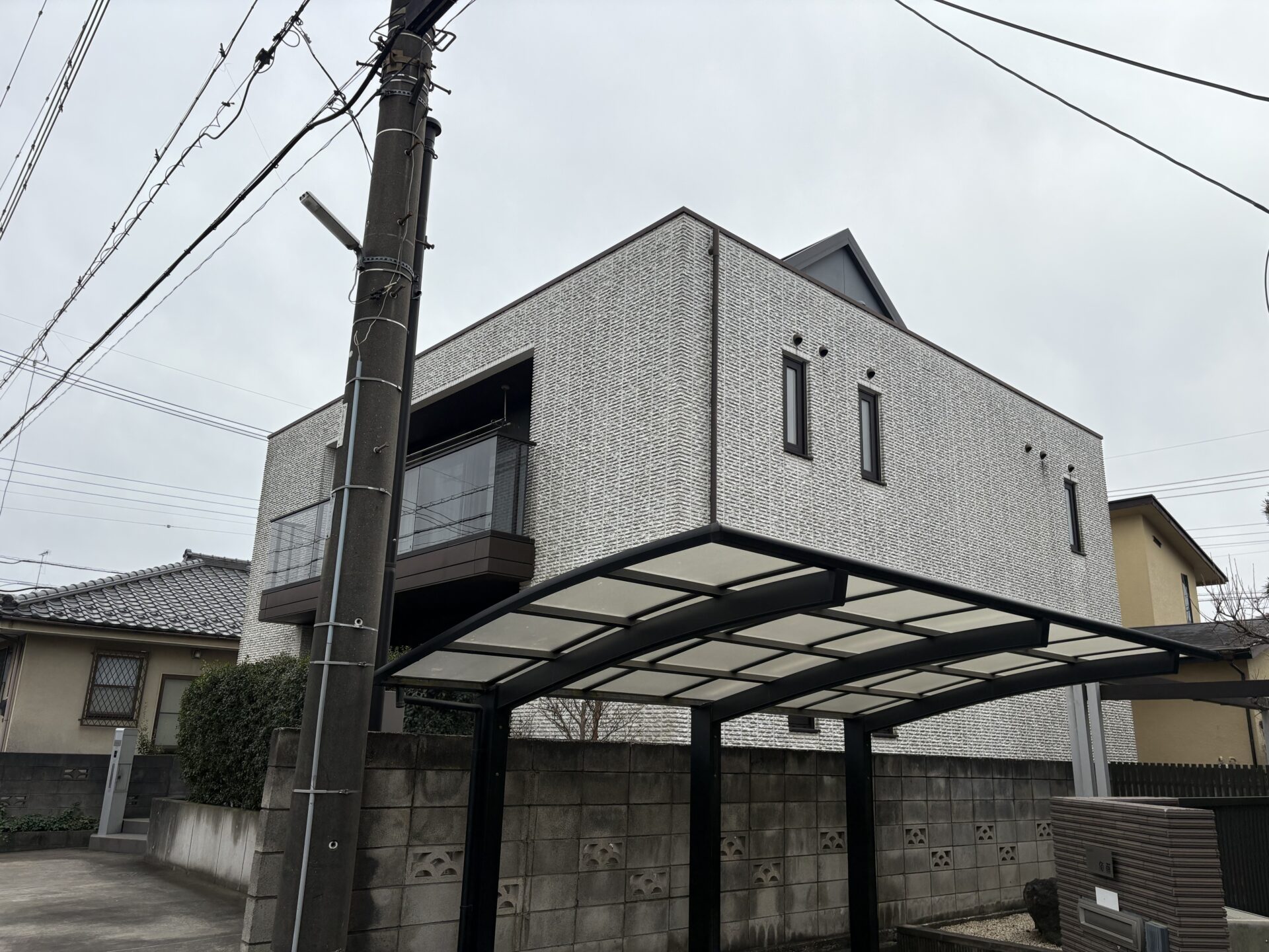 埼玉県川越市　不動産管理会社様からのご依頼　戸建て外壁塗装の途中経過です。施工前