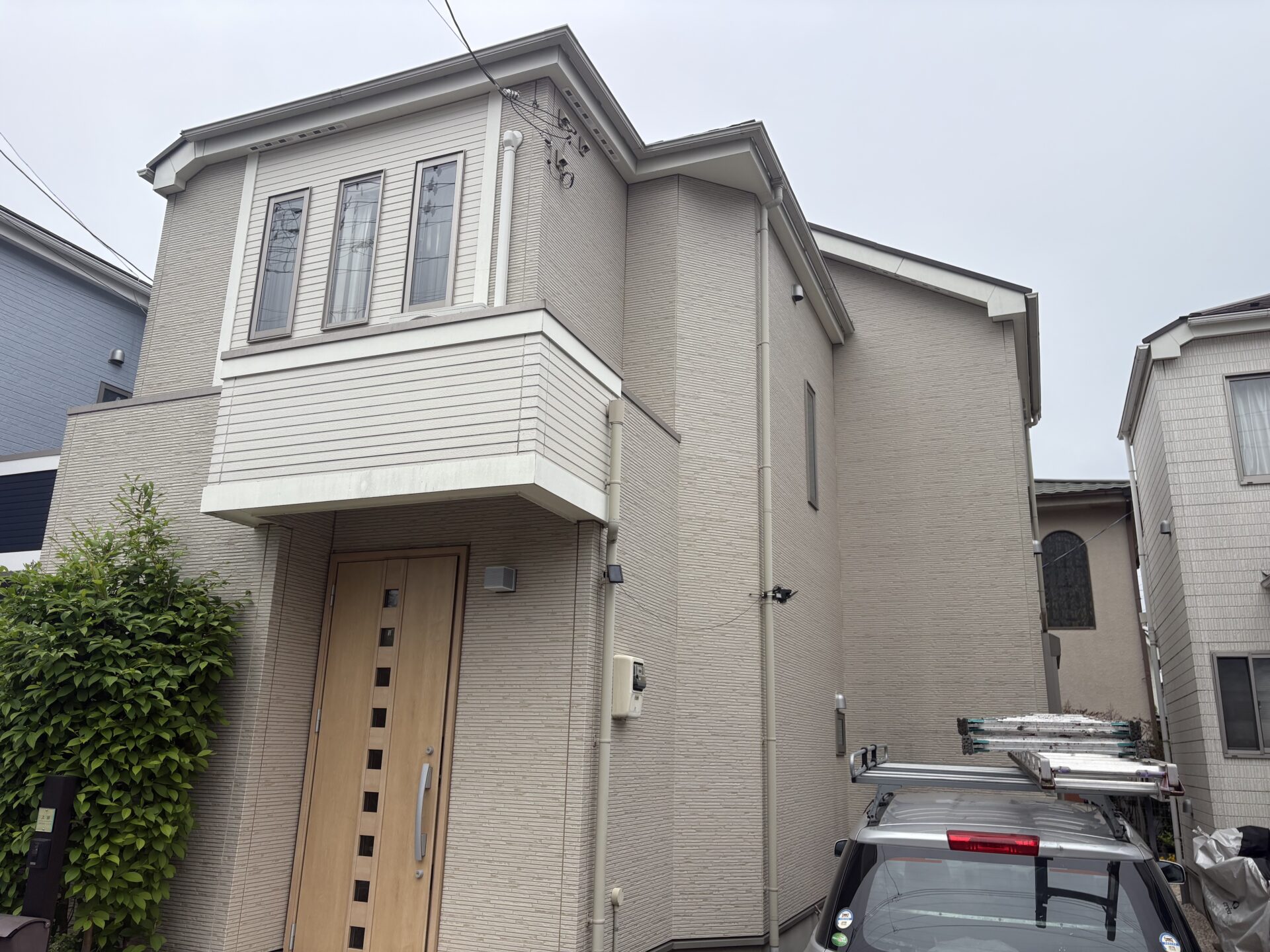 埼玉県上尾市　U様邸　外壁屋根塗装工事の途中経過です。施工前