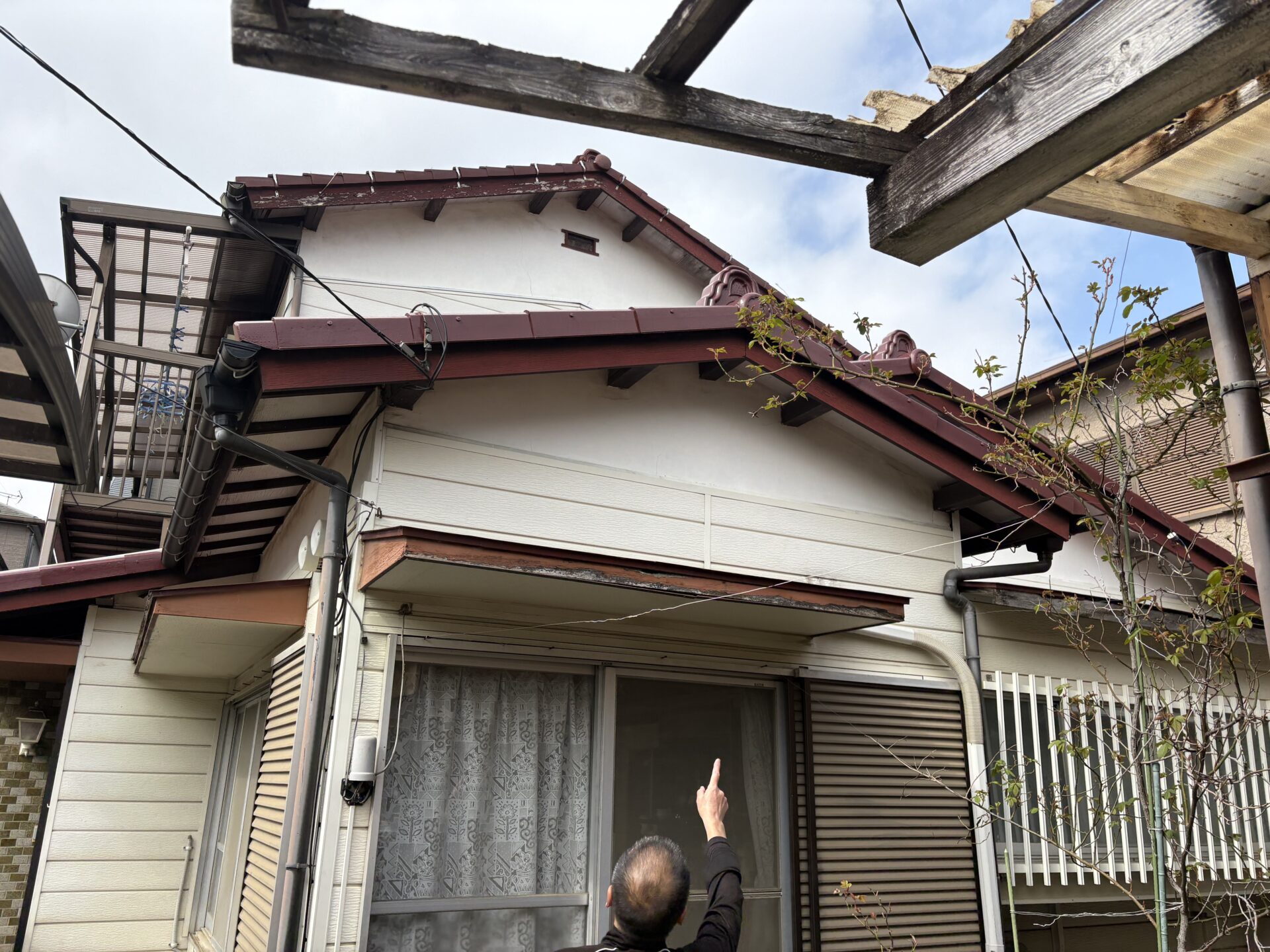 埼玉県狭山市　N様邸　外壁塗装工事の途中経過です。施工前
